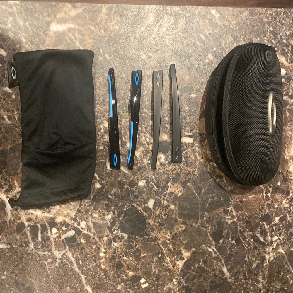 Oakley cross range arms and case